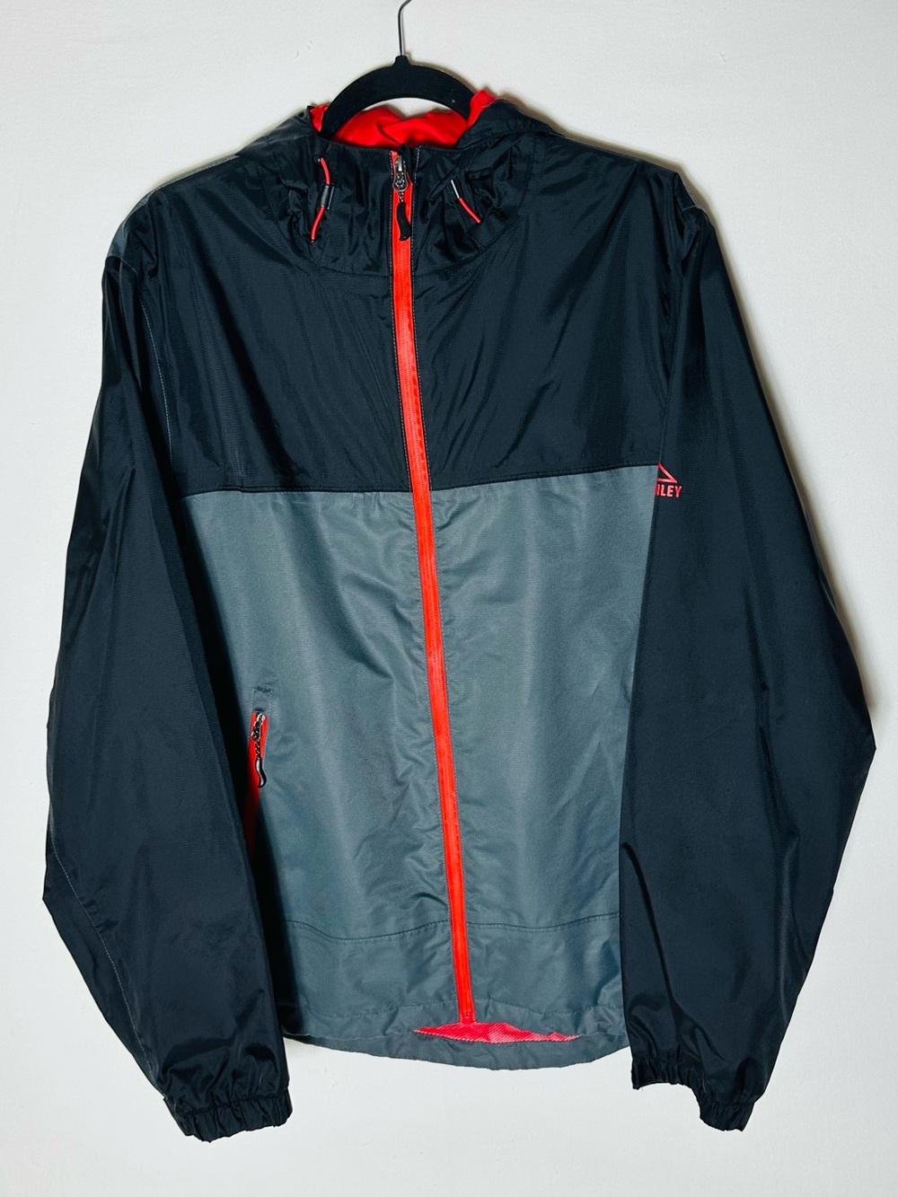 Mckinley Aquamax Pro 3000 Waterproof Rain Jacket M Hooded Black Grey Windbreaker